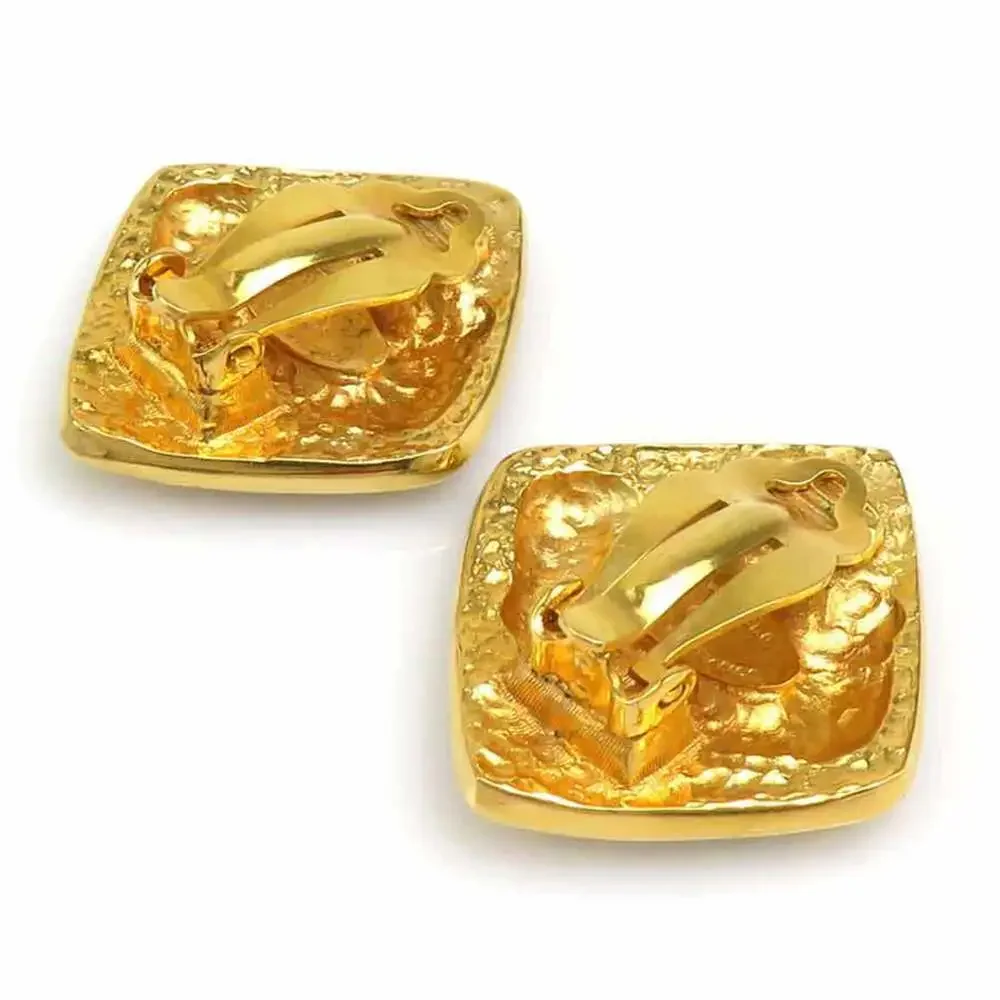 Chanel Vintage Clip-On Earrings #261245C56B